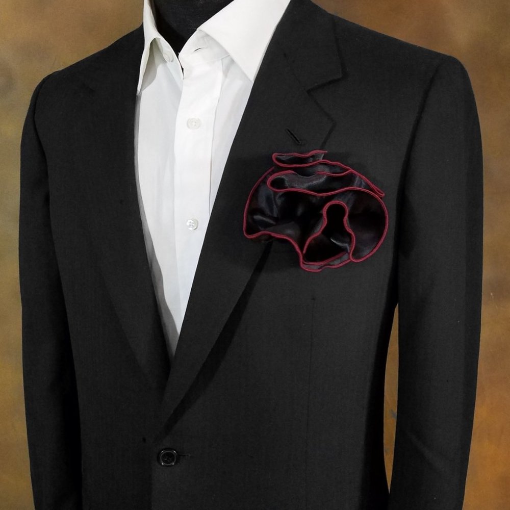 NEW Men's Black Satin 2-in-1 Pouf Round Pocket Square with Burgundy Trim